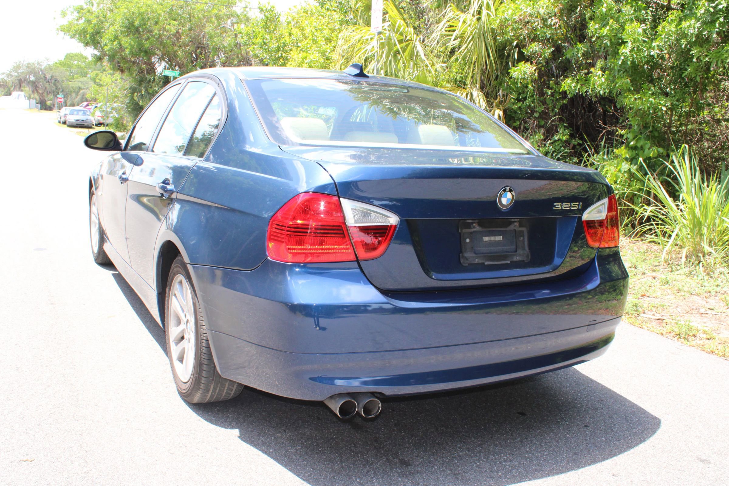Used 2006 BMW 325i Sedan RWD image 5
