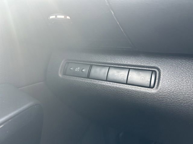 Used 2025 Nissan Pathfinder S FWD image 4