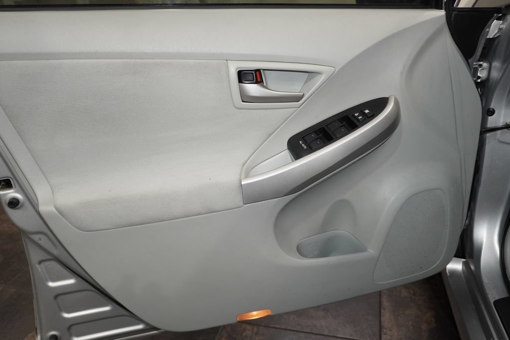 Used 2015 Toyota Prius Two FWD image 18