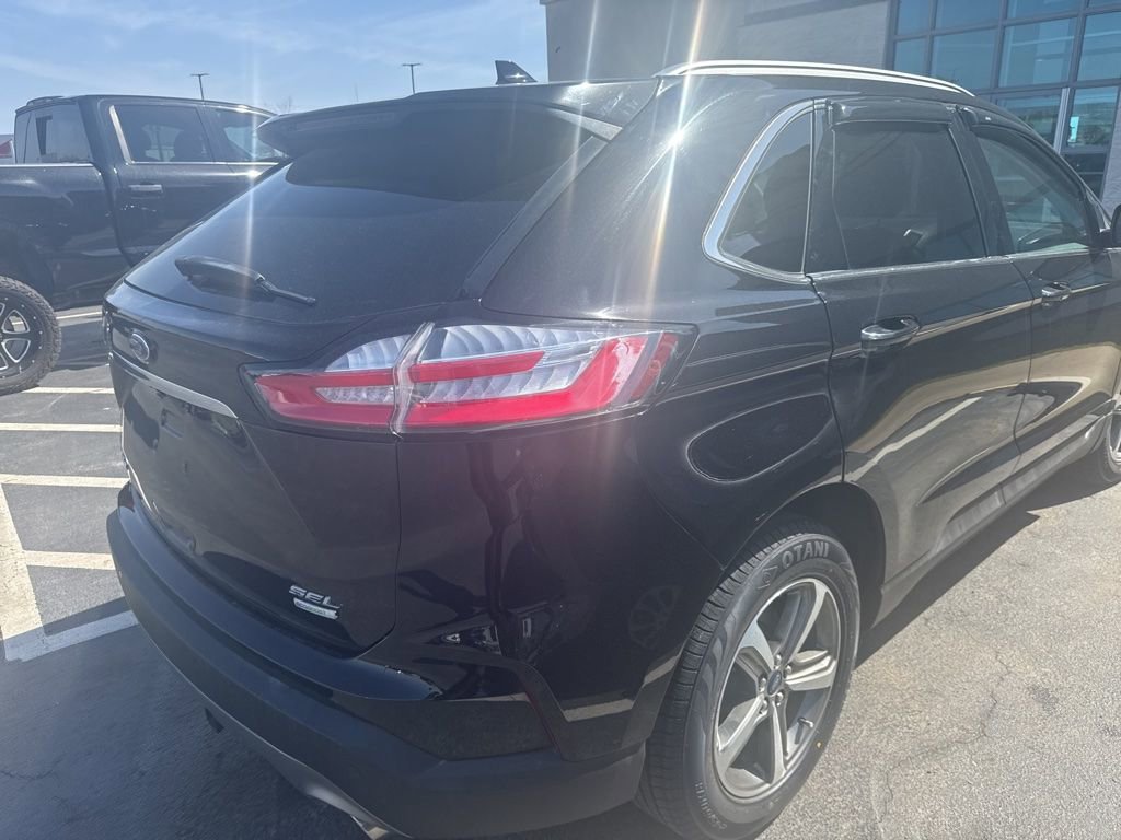Used 2019 Ford Edge SEL w/ Equipment Group 201A FWD image 3