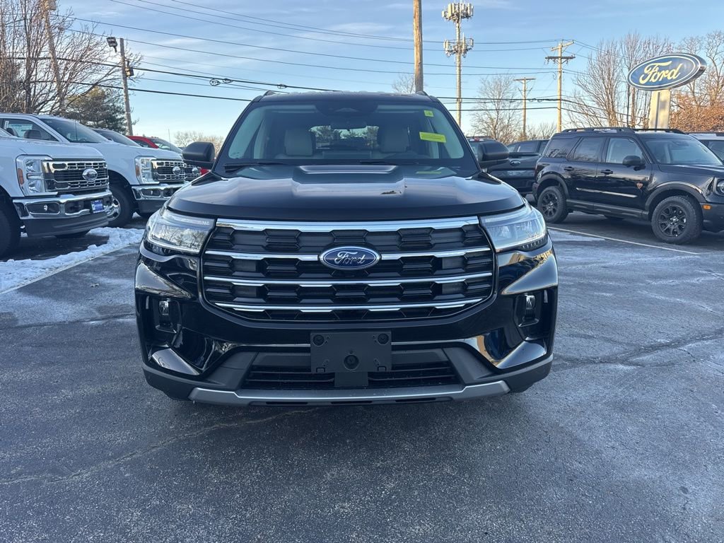 New 2026 Ford Explorer Active w/ Active Comfort Package image 2