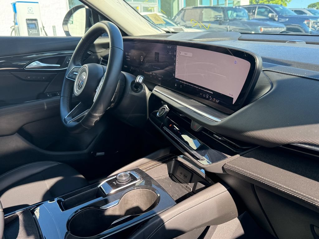 Used 2024 Buick Envision Preferred AWD/4WD image 28