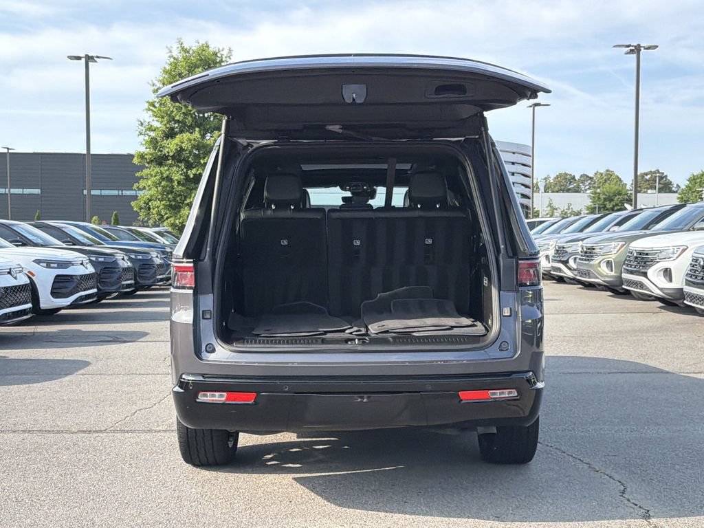 Used 2023 Jeep Wagoneer Series II AWD/4WD image 15