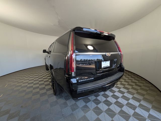 Used 2017 Cadillac Escalade ESV Premium Luxury image 17
