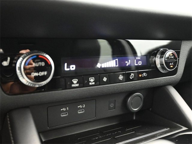 New 2025 Mitsubishi Outlander SE image 22