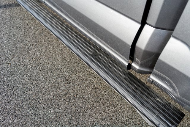 Used 2024 Ford F150 Lightning Platinum image 12