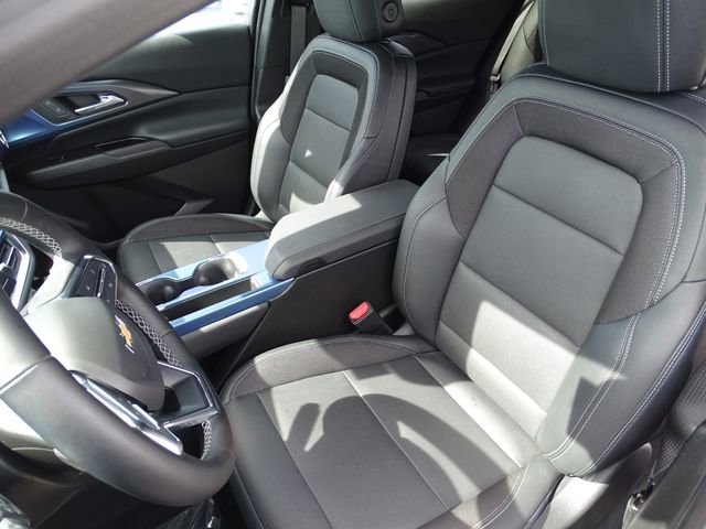 Used 2024 Chevrolet Equinox EV LT w/ LPO, Active Package FWD image 8