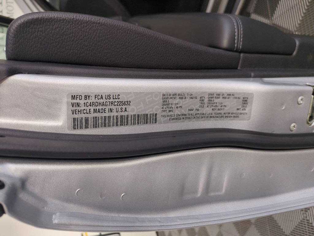 Certified 2024 Dodge Durango SXT w/ 3rd Row Seating Group RWD image 39