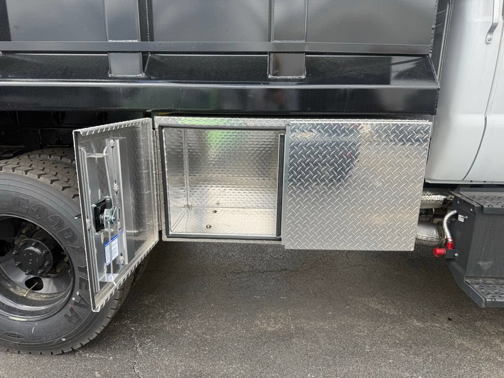 New 2025 Ford F750 2WD Regular Cab Super Duty image 44