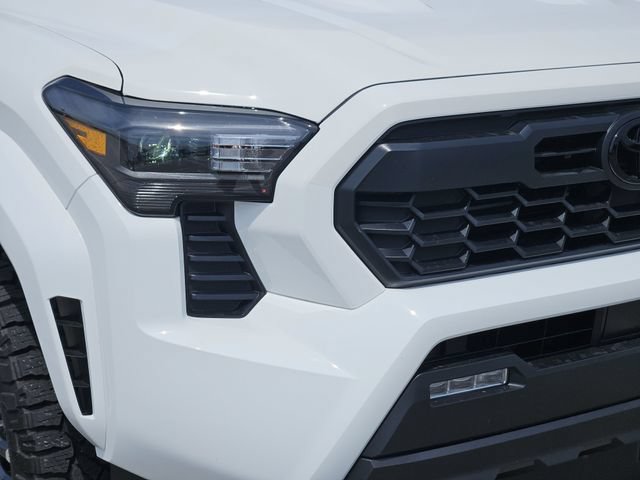 Used 2025 Toyota Tacoma TRD Sport AWD/4WD image 8