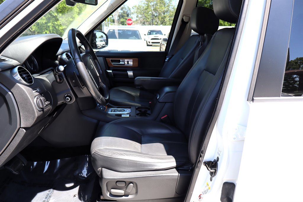 Used 2016 Land Rover LR4 HSE LUX AWD/4WD image 16