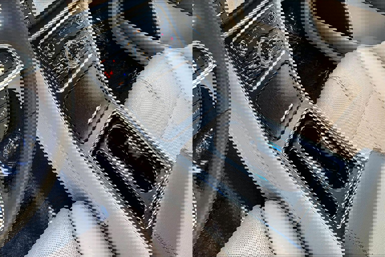 Used 2019 Lincoln Continental Select image 18