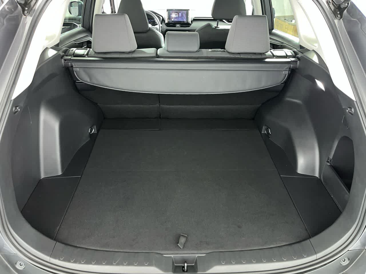 Used 2023 Toyota RAV4 XLE AWD/4WD image 28