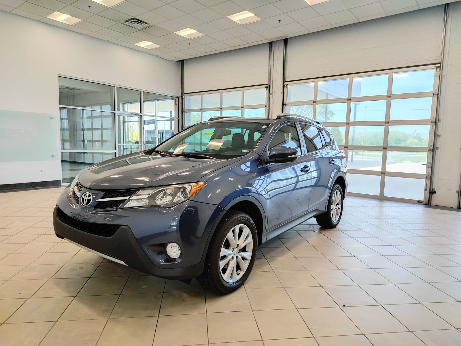 Used 2014 Toyota RAV4 Limited AWD/4WD image 8
