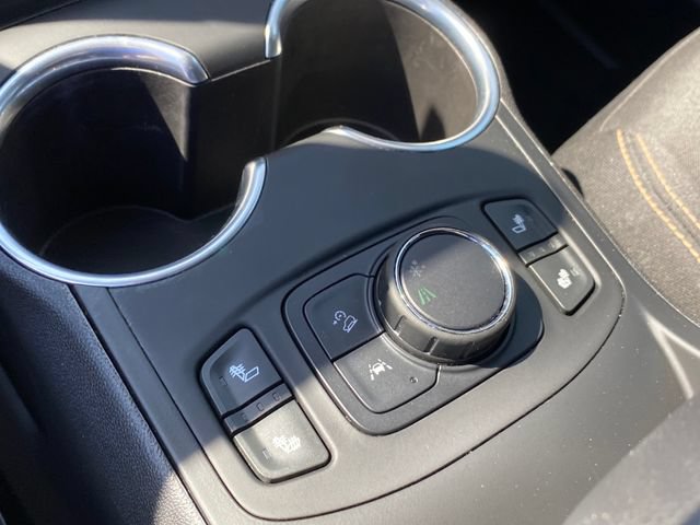 Used 2020 GMC Terrain SLE w/ Driver Convenience Package FWD image 14