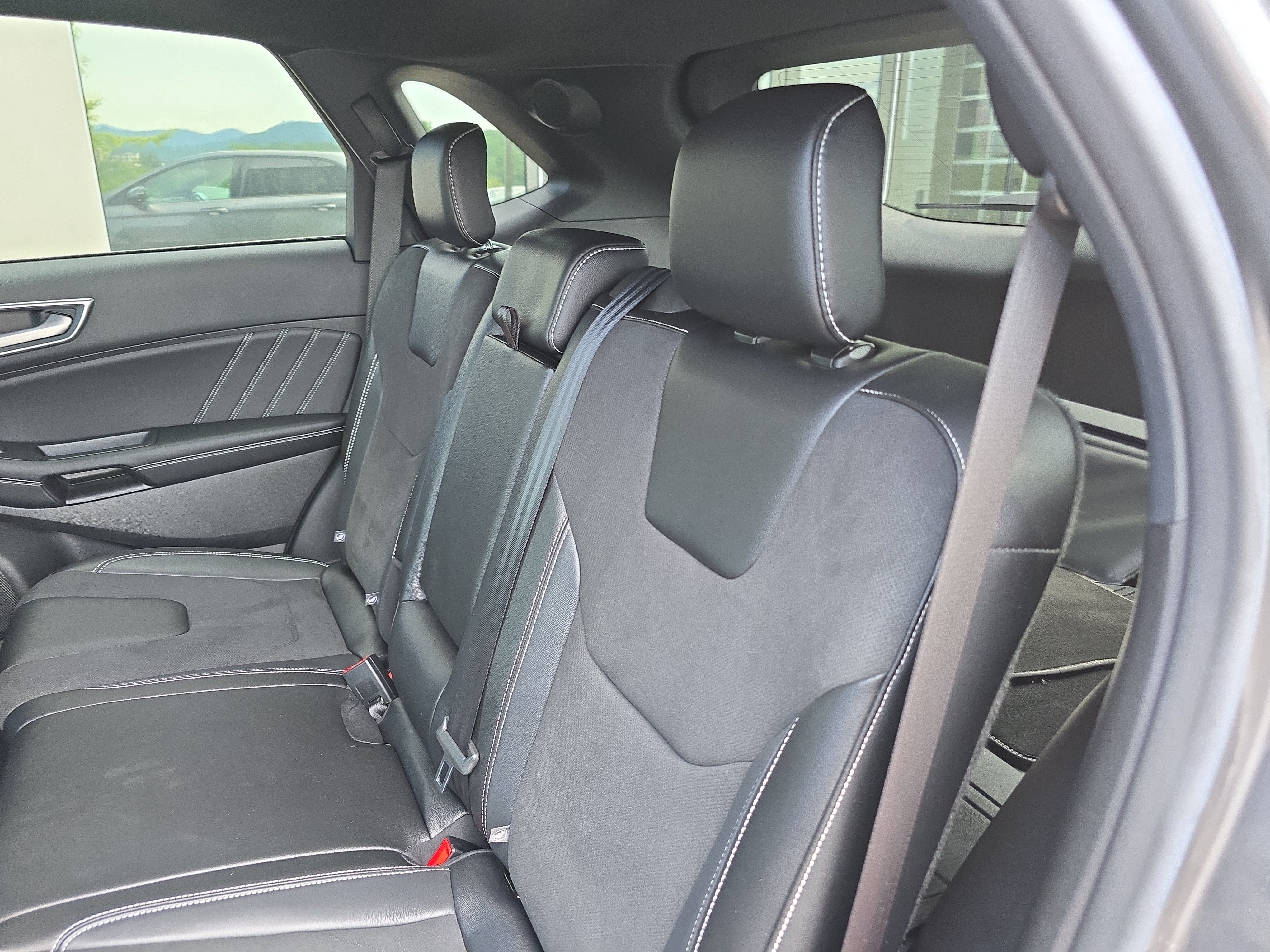 Used 2023 Ford Edge ST AWD/4WD image 14