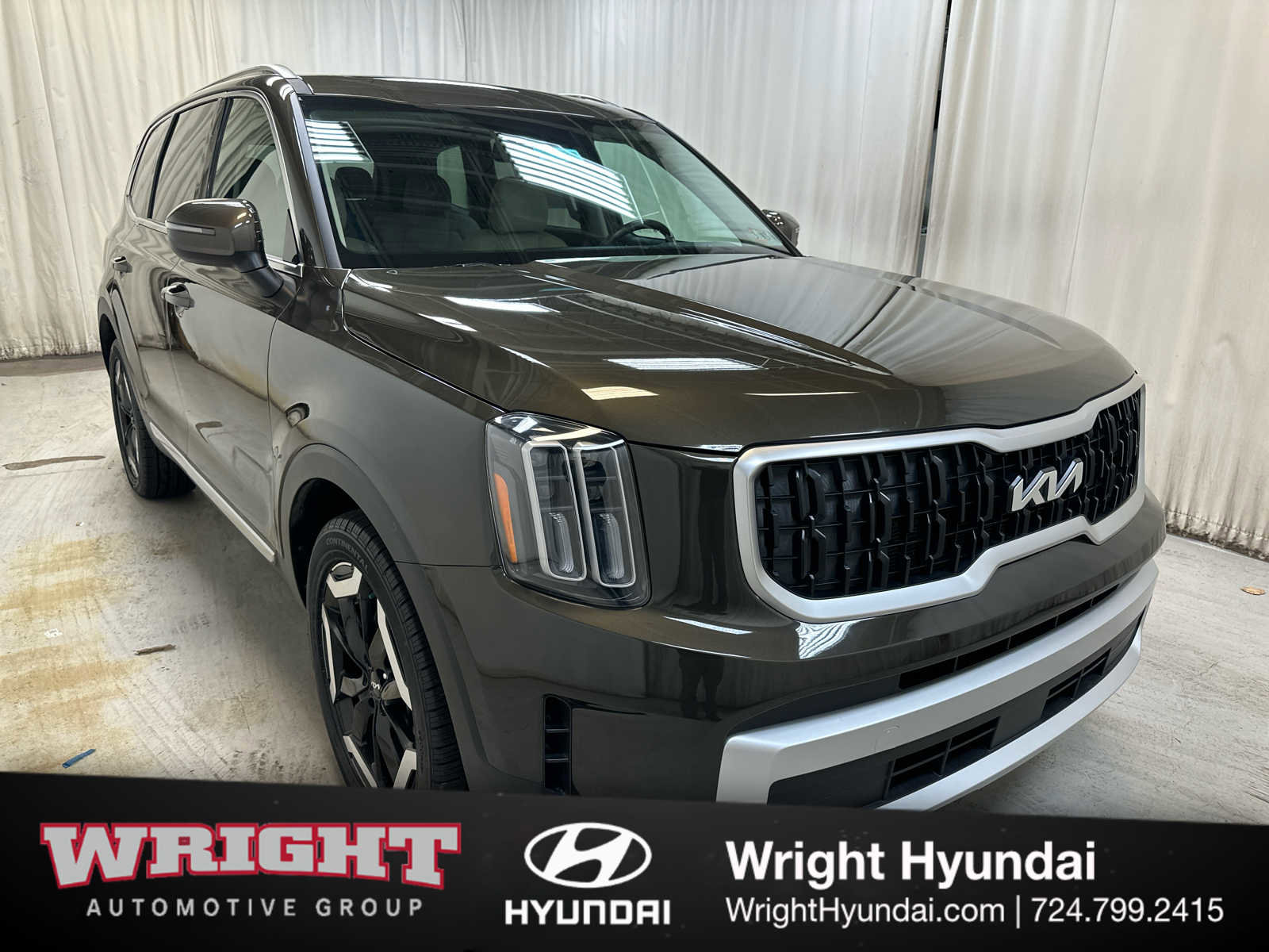 Used 2024 Kia Telluride EX w/ EX Captain's Chair Package