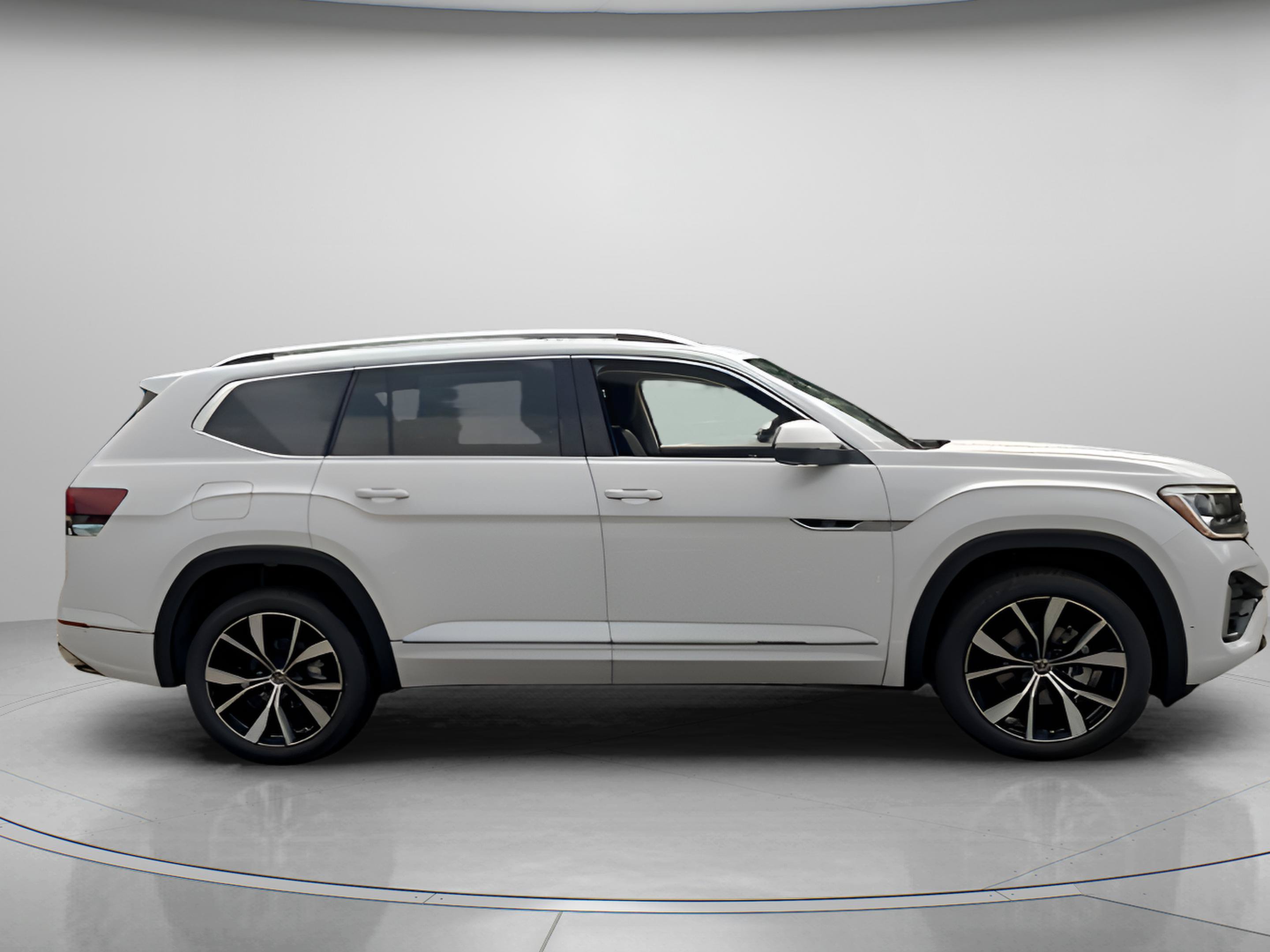 New 2026 Volkswagen Atlas SEL Premium R-Line AWD/4WD image 6