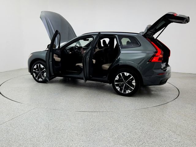 New 2026 Volvo XC60 B5 Plus w/ Climate Package image 12