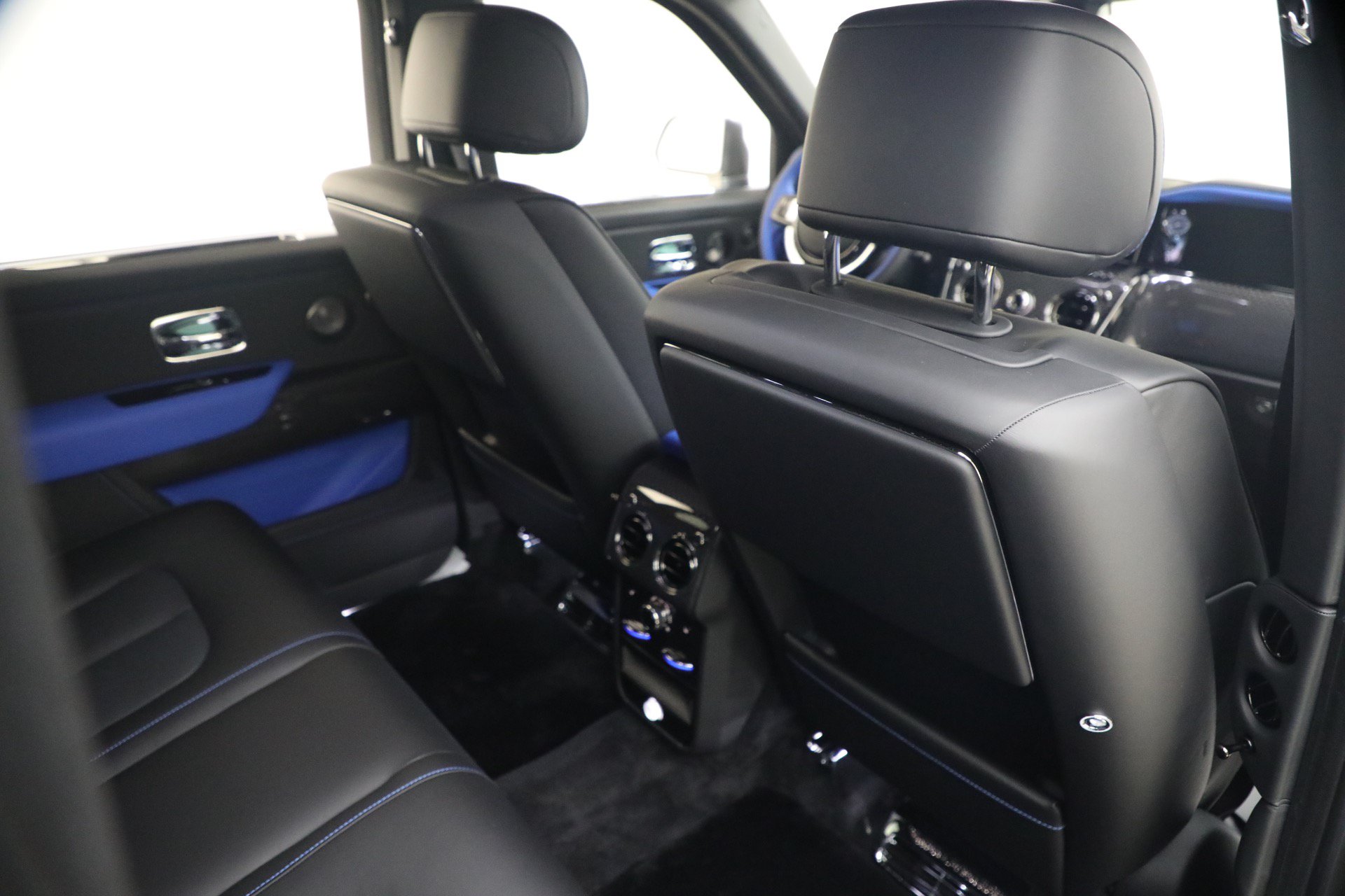 New 2027 Rolls-Royce Cullinan Black Badge AWD/4WD image 31