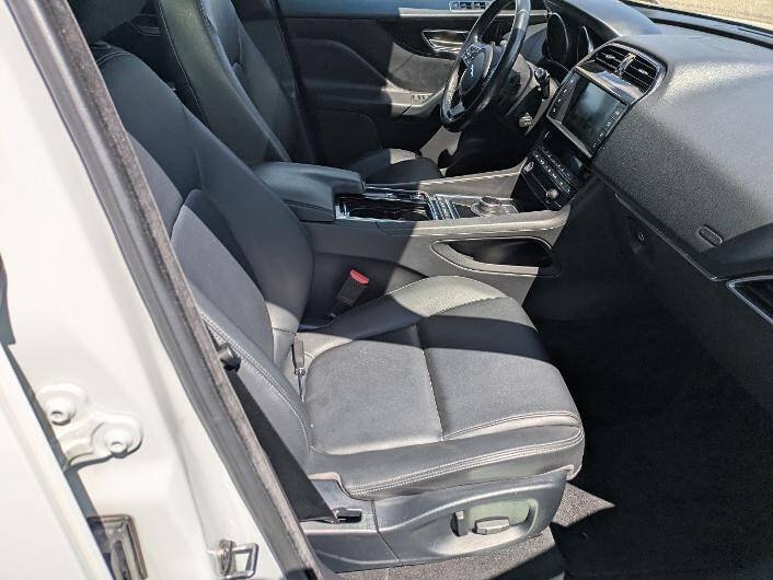 Used 2018 Jaguar F-PACE Premium AWD/4WD image 14