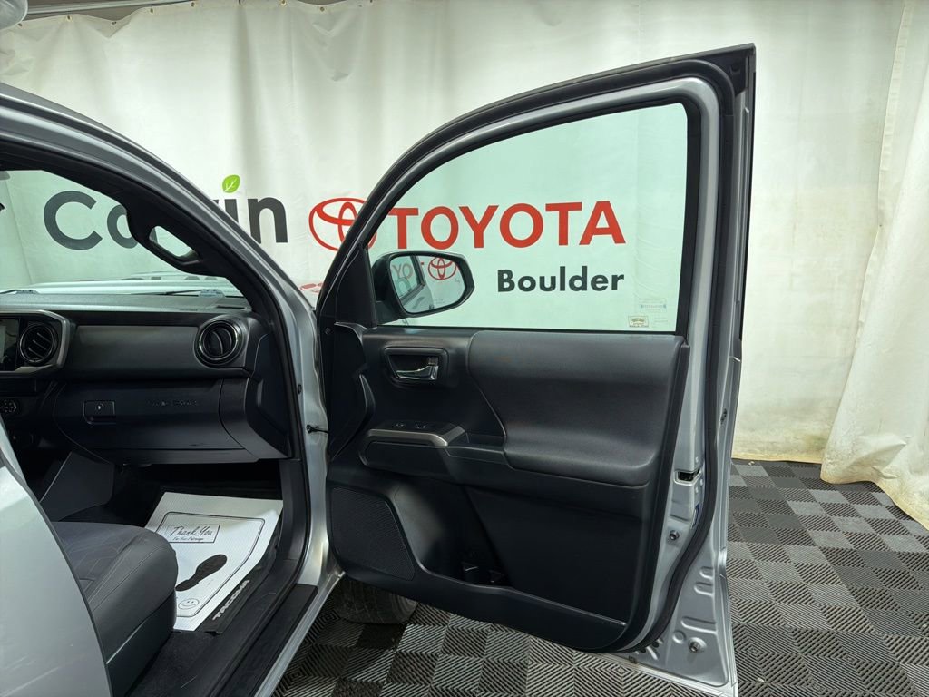 Used 2019 Toyota Tacoma TRD Sport w/ Technology Package AWD/4WD image 10