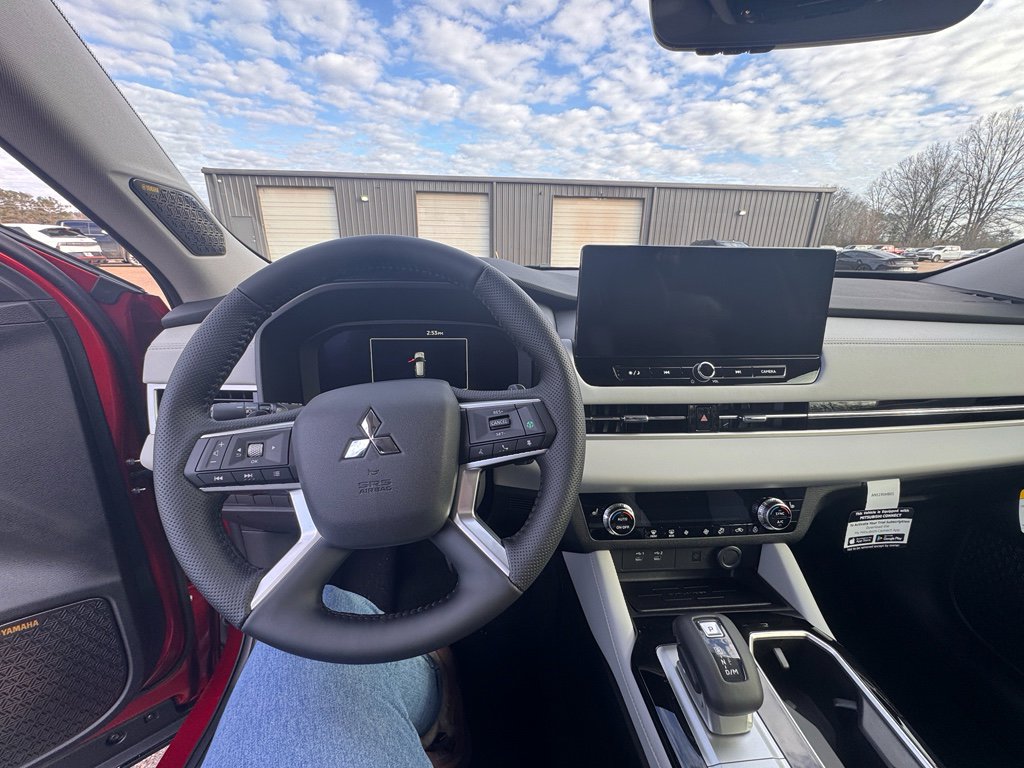 New 2026 Mitsubishi Outlander LE image 11