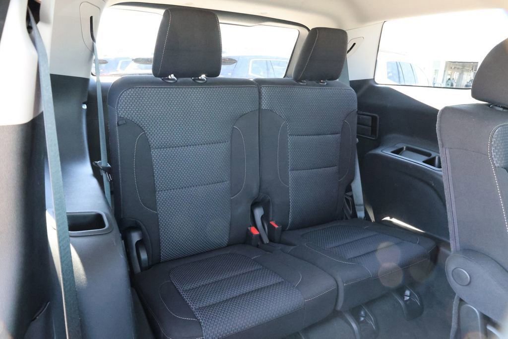 Used 2023 GMC Acadia SLE w/ Driver Convenience Package image 29