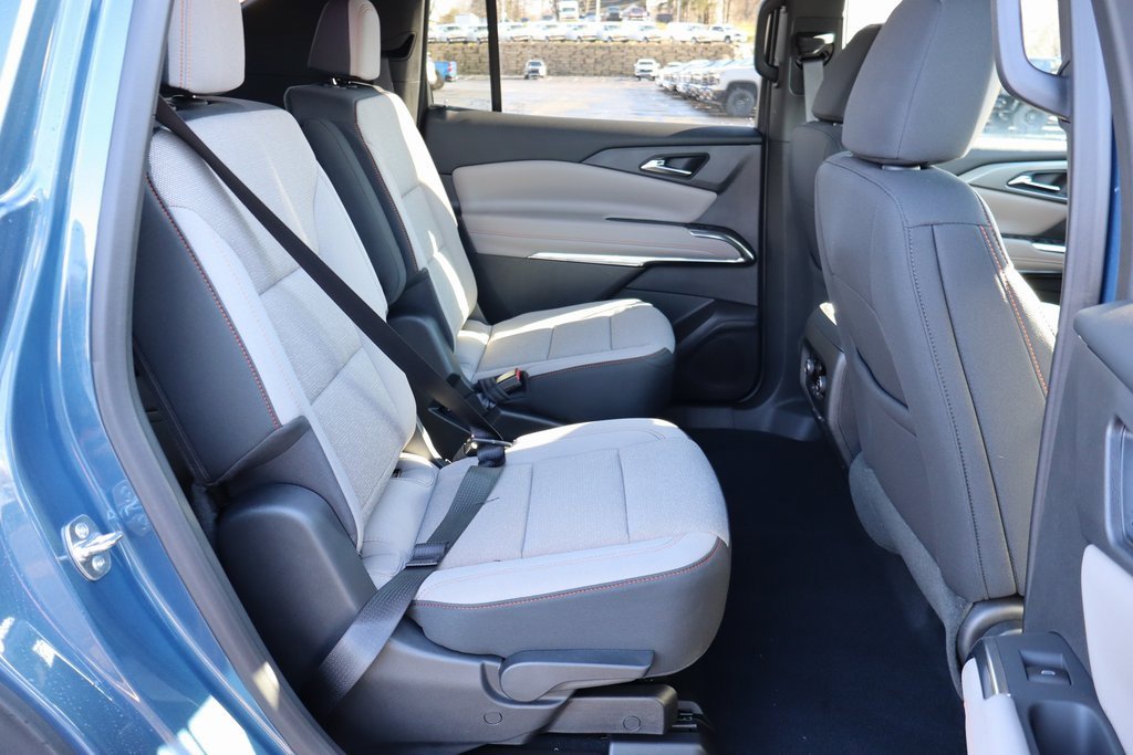 Used 2025 Chevrolet Traverse LT w/ Driver Confidence Package image 18