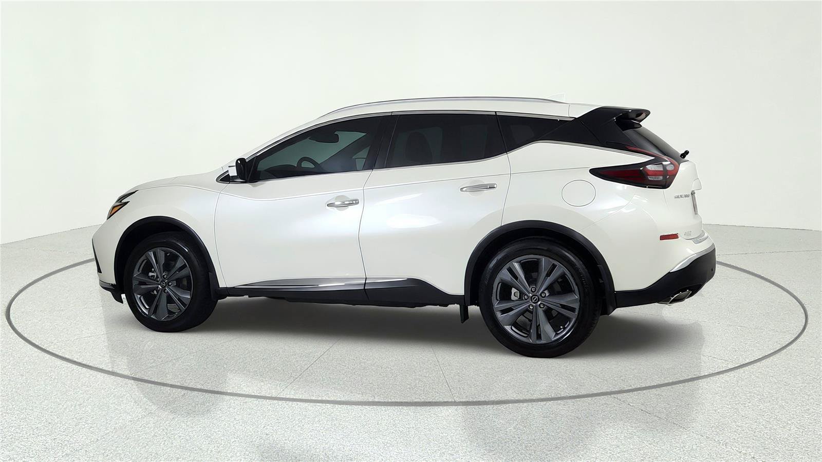 Used 2023 Nissan Murano Platinum w/ Cargo Package FWD image 4