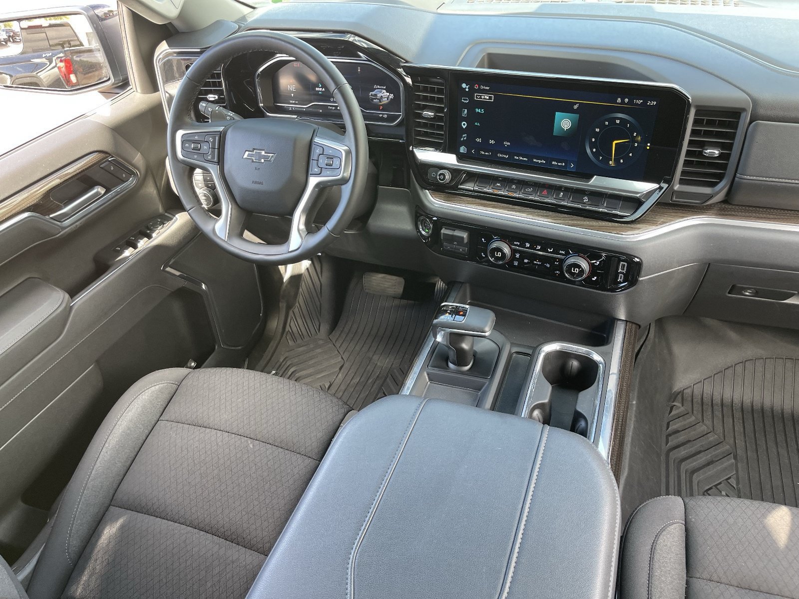 Used 2025 Chevrolet Silverado 1500 LT Trail Boss w/ Protection Package AWD/4WD image 15