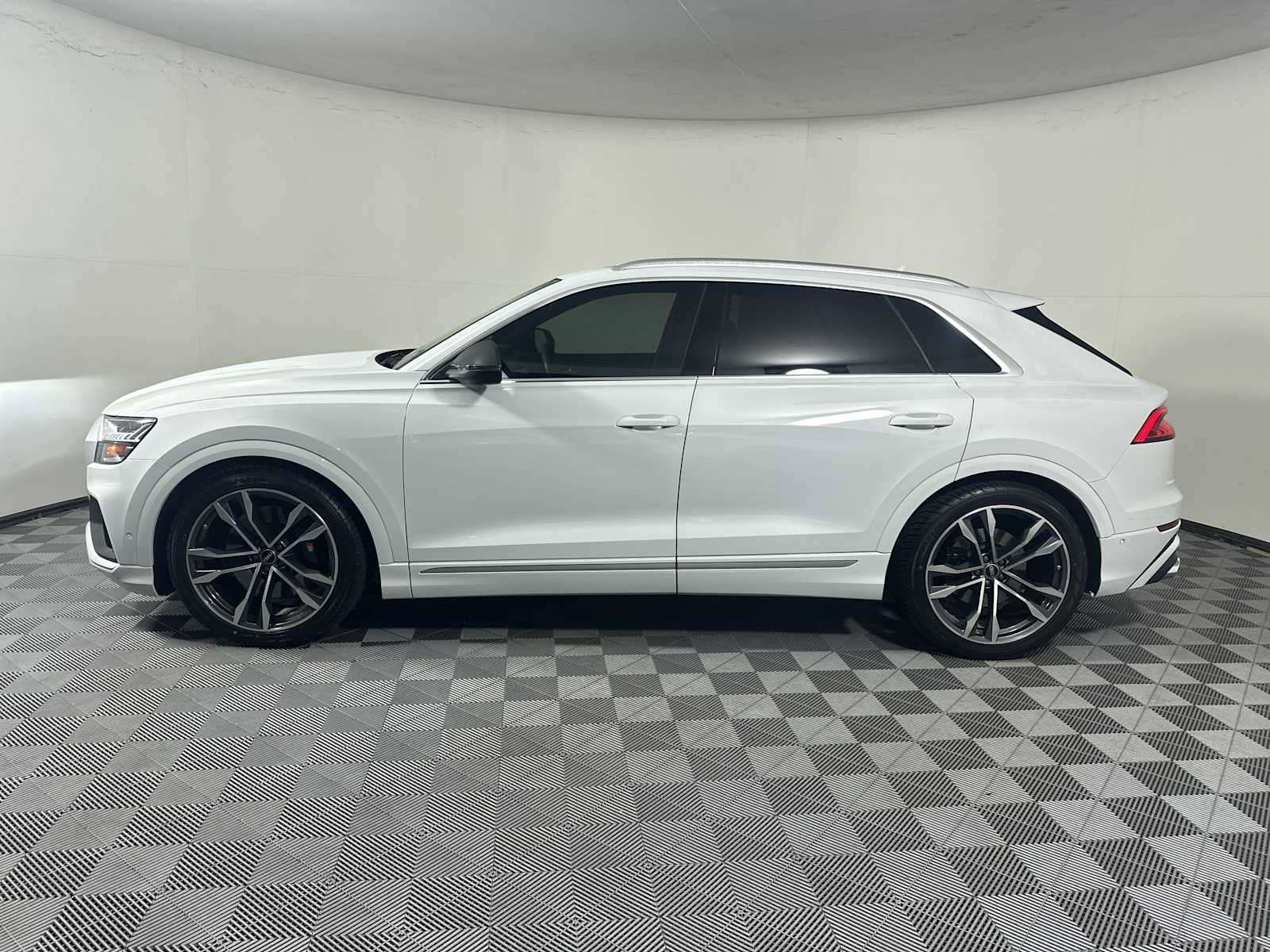Used 2023 Audi SQ8 Prestige AWD/4WD image 4