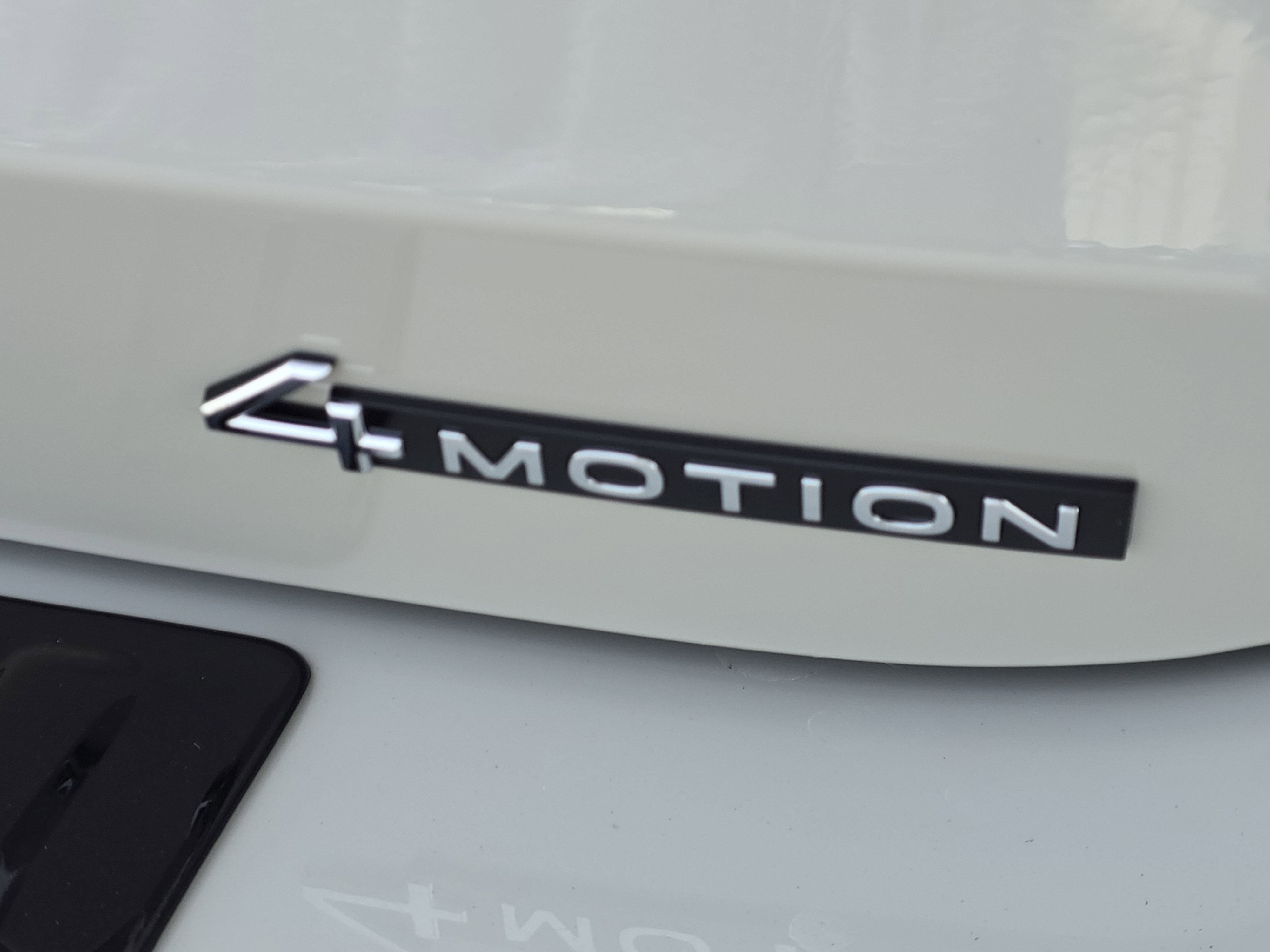 New 2026 Volkswagen Tiguan SE R-Line image 14