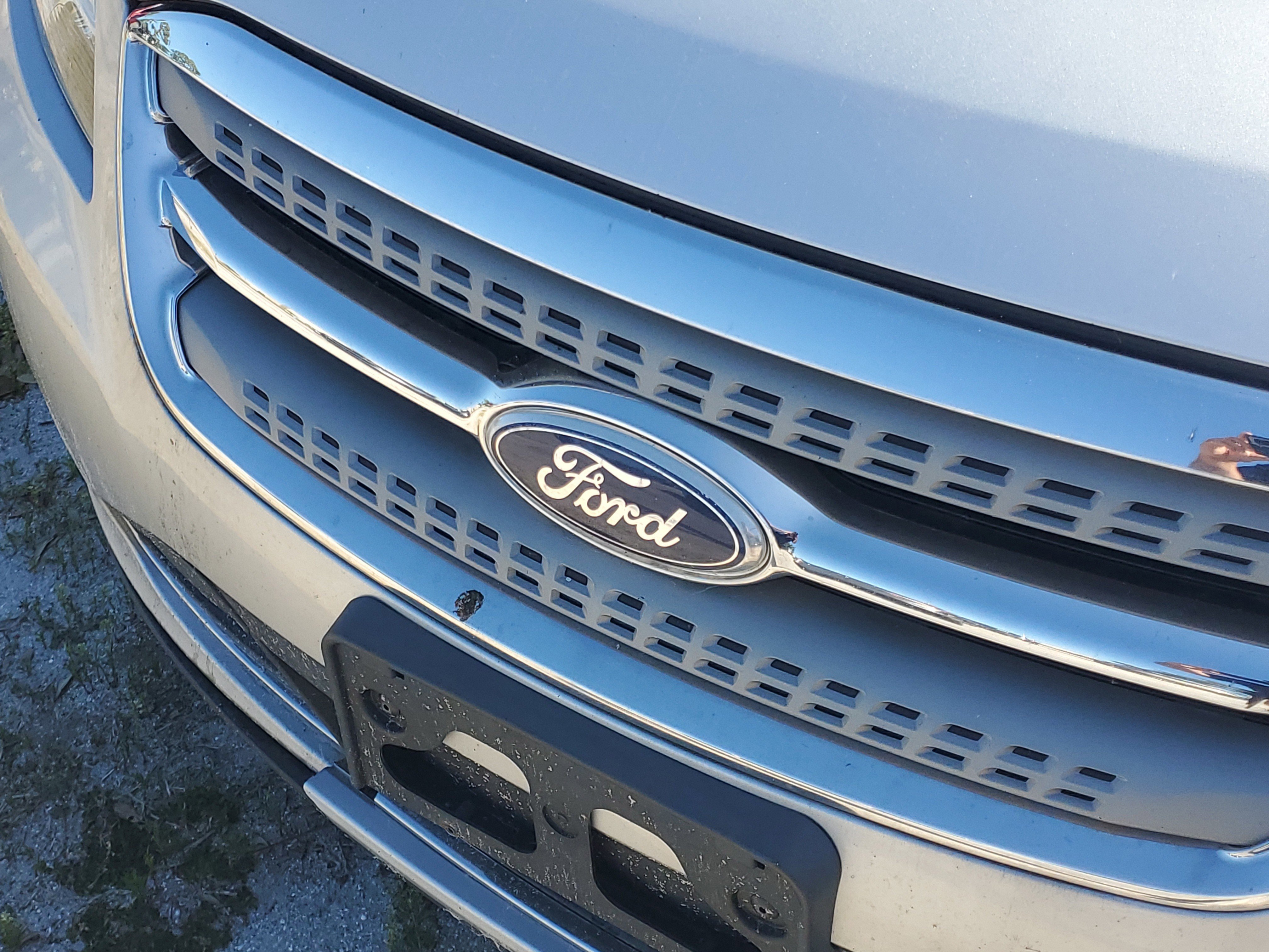 Used 2011 Ford Taurus Limited w/ 303A Rapid Spec Order Code FWD image 3
