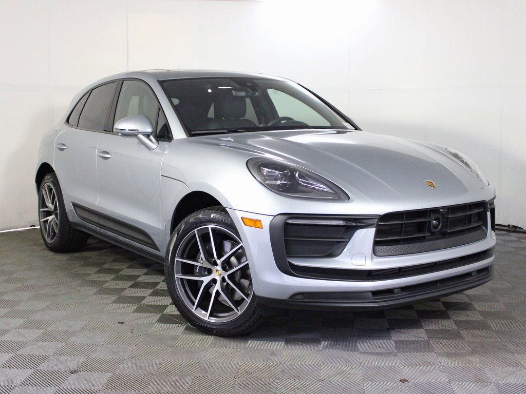 Certified 2025 Porsche Macan image 9