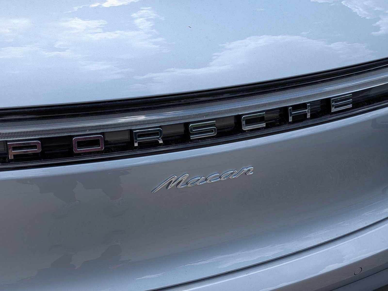 New 2026 Porsche Macan AWD/4WD image 13