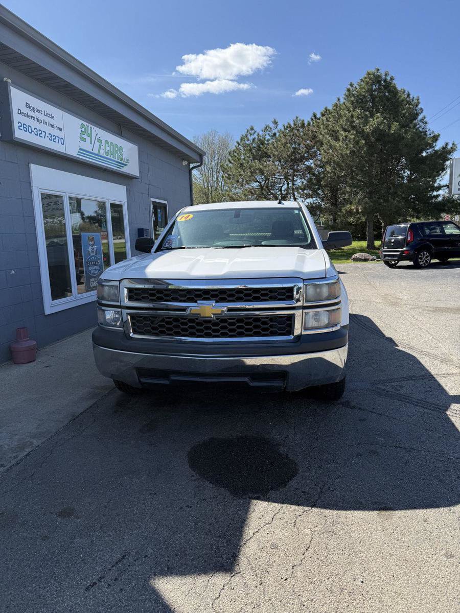 Used 2014 Chevrolet Silverado 1500 W/T RWD image 2