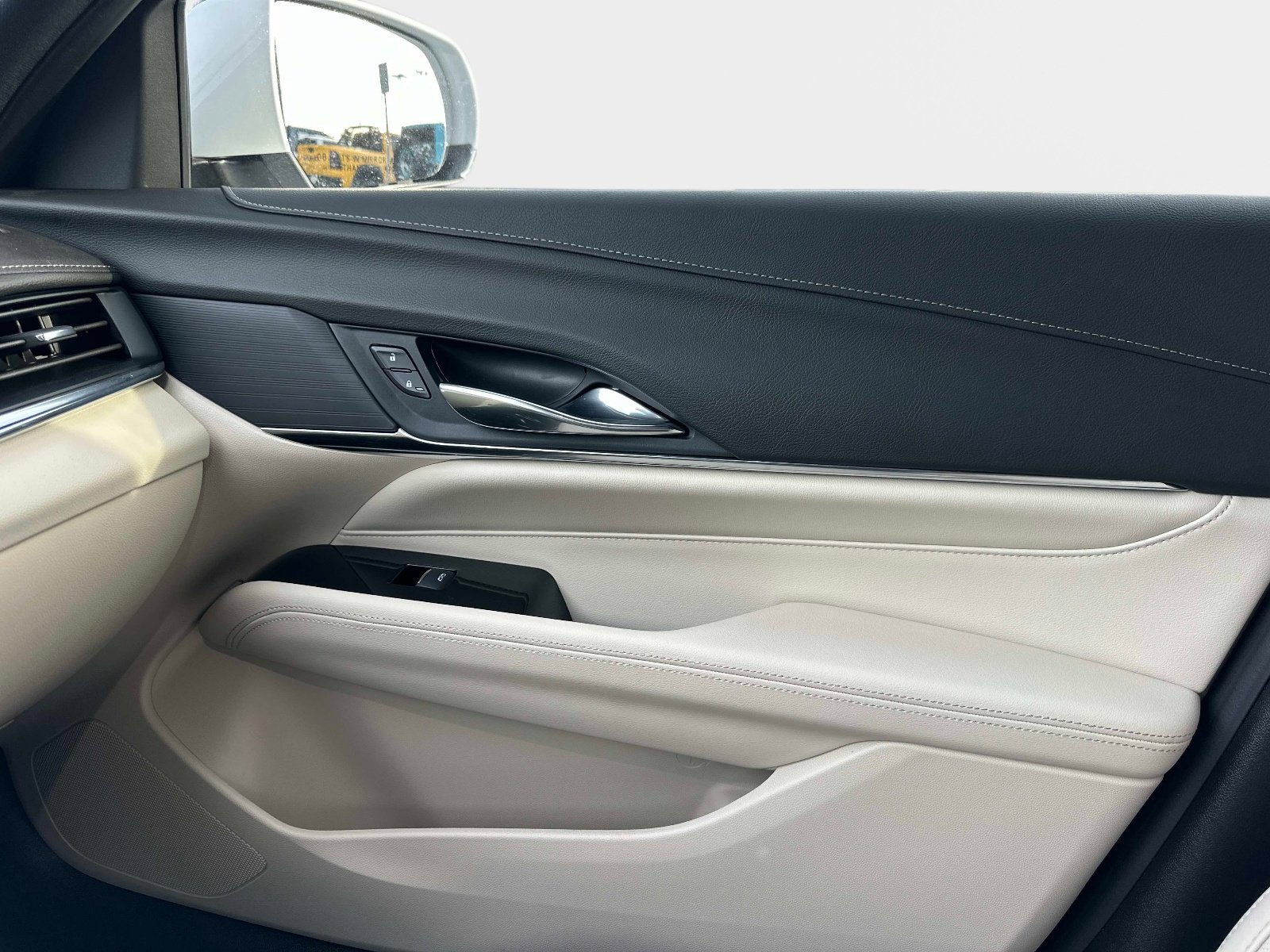 Used 2025 Cadillac CT4 Premium Luxury image 26