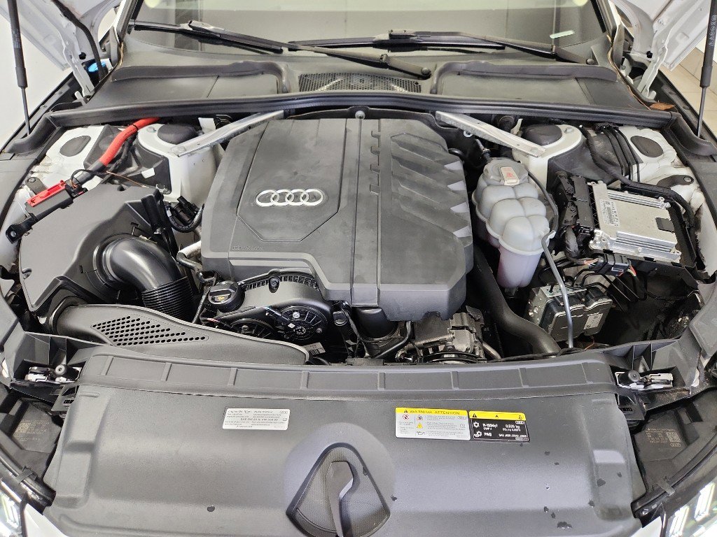 Used 2023 Audi A4 2.0T Premium w/ Convenience Package image 39