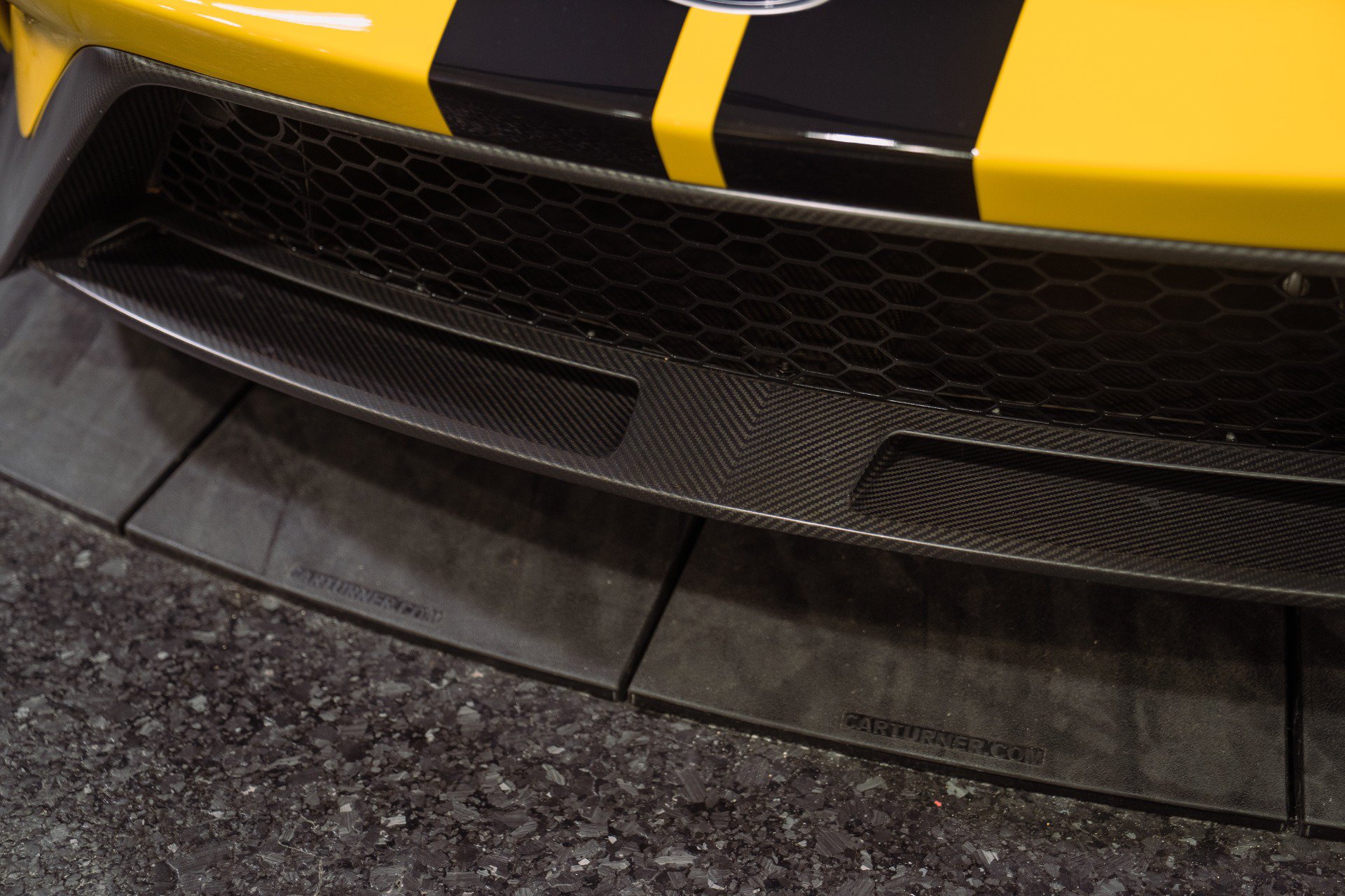 Used 2019 Ford GT RWD image 14