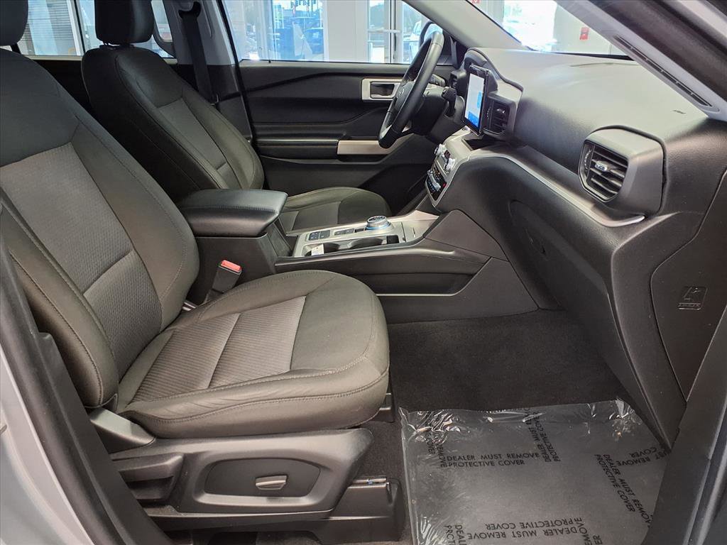 Used 2022 Ford Explorer XLT image 10
