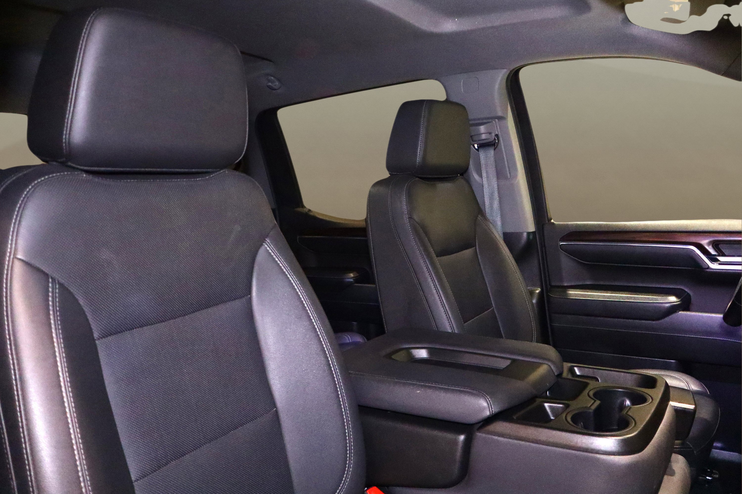 Used 2024 GMC Sierra 1500 SLT image 19