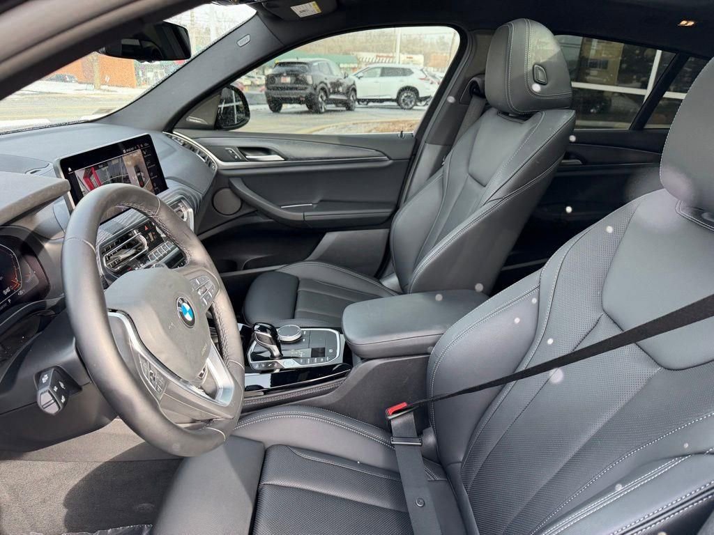 Used 2023 BMW X4 xDrive30i w/ Premium Package AWD/4WD image 11
