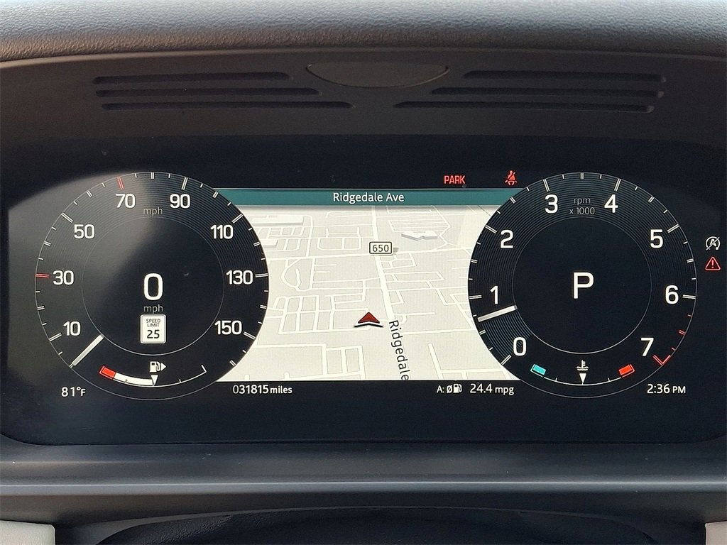 Used 2023 Land Rover Discovery S image 19