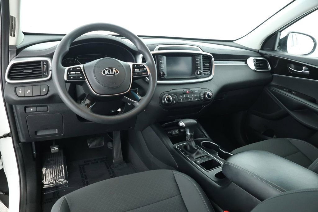 Used 2020 Kia Sorento LX image 10