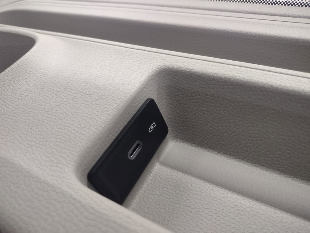 New 2025 Volkswagen ID. Buzz 1st Edition image 20