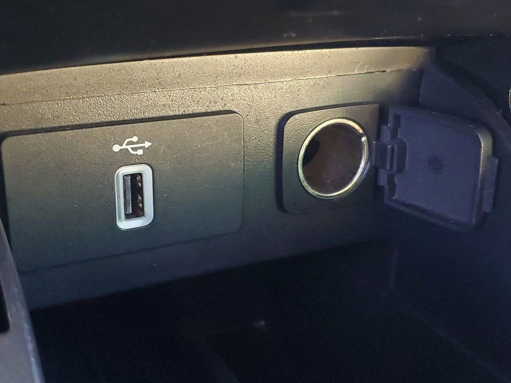 Used 2017 Ford Explorer XLT w/ Equipment Group 202A image 24