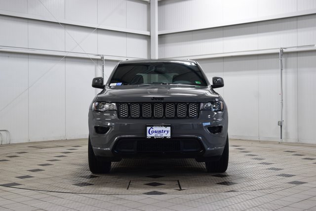 Used 2020 Jeep Grand Cherokee Altitude image 2