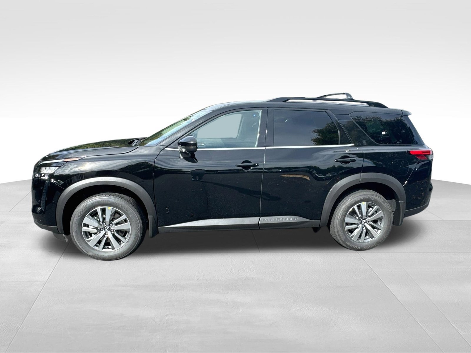 New 2026 Nissan Pathfinder SL FWD image 4