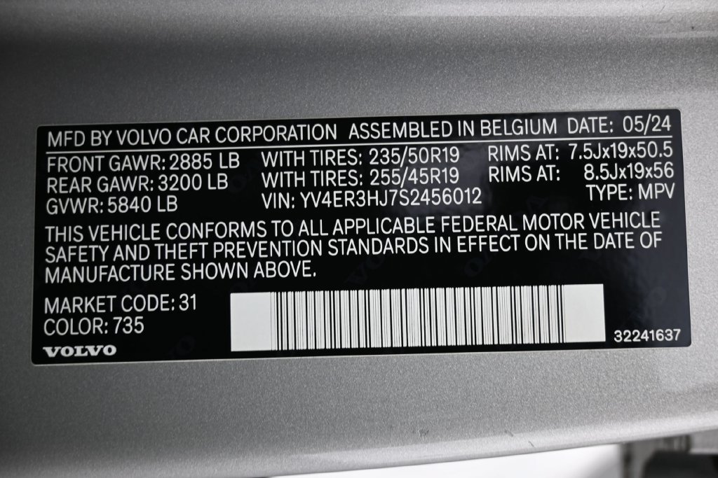 Used 2025 Volvo EX40 Core AWD/4WD image 6